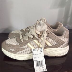 Adidas Eclyptix 2000 Sneakers in Taupe and White